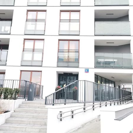 Nowoczesny Apartament Z Widokiem Apartman Varsó Kültér fotó
