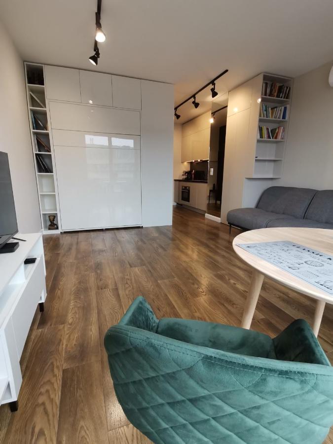 Nowoczesny Apartament Z Widokiem Apartman Varsó Kültér fotó