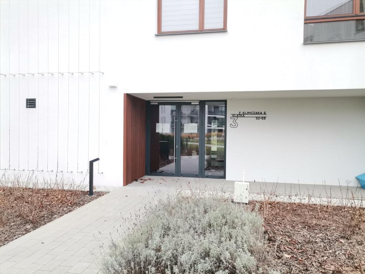 Nowoczesny Apartament Z Widokiem Apartman Varsó Kültér fotó