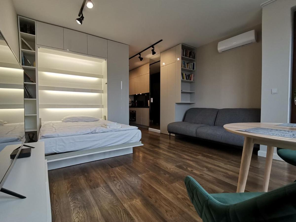 Nowoczesny Apartament Z Widokiem Apartman Varsó Kültér fotó