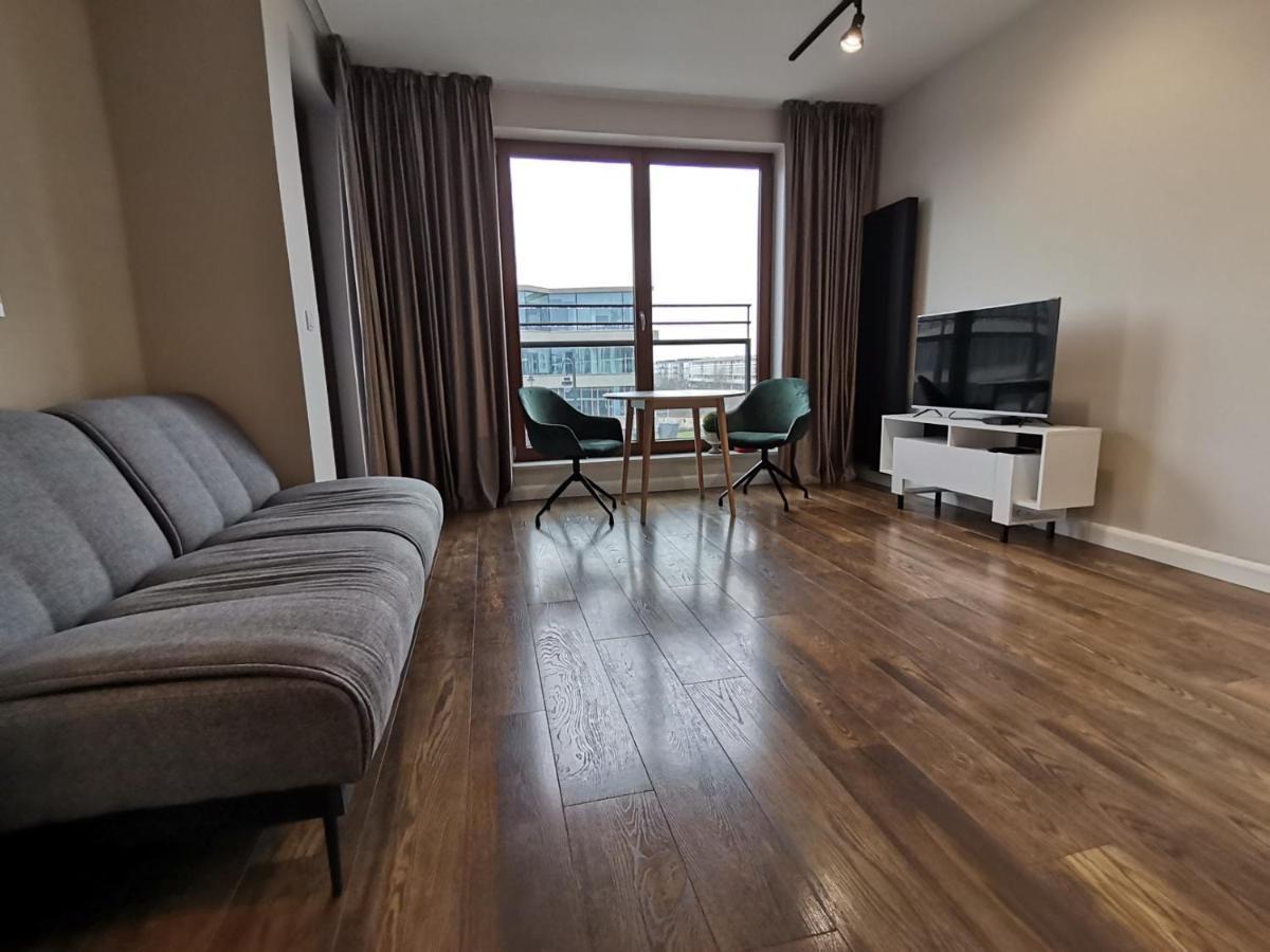 Nowoczesny Apartament Z Widokiem Apartman Varsó Kültér fotó